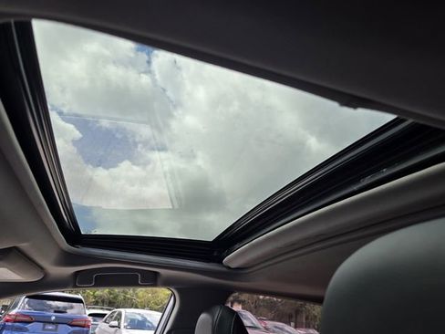 Used 2021 Toyota Camry SE image 18