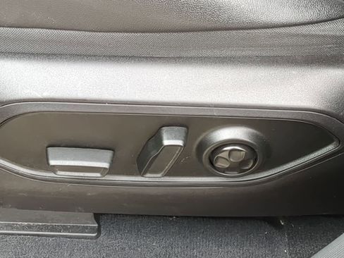 Used 2023 Jeep Grand Cherokee L Limited w/ Luxury Tech Group II image 17