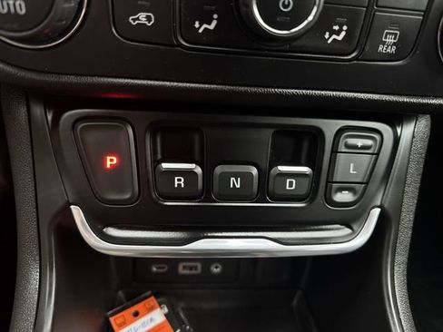 Used 2021 GMC Terrain SLE w/ Driver Convenience Package FWD image 16