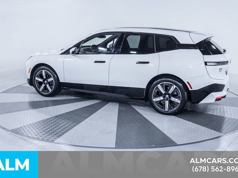 Used 2023 BMW iX xDrive50 w/ Premium Package AWD/4WD image 5