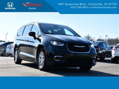 Used 2024 Chrysler Pacifica Touring-L