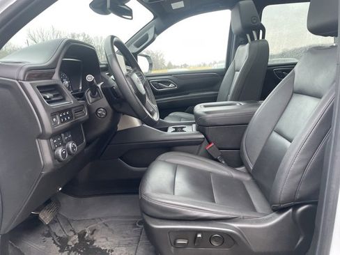 Used 2023 Chevrolet Suburban Z71 image 12