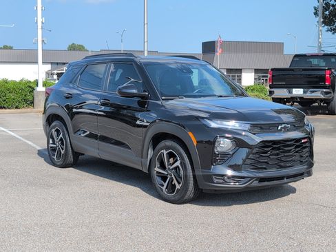 Used 2023 Chevrolet TrailBlazer RS w/ Convenience Package FWD image 9