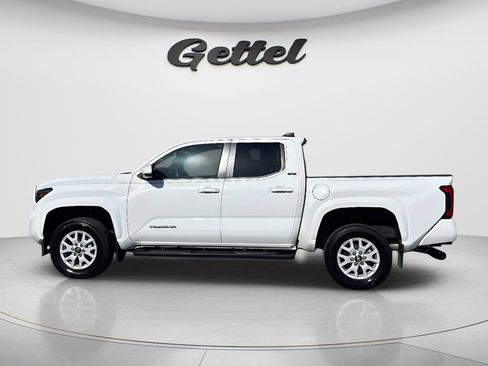 Used 2024 Toyota Tacoma SR5 RWD image 7