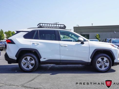 Used 2022 Toyota RAV4 XLE w/ Convenience Package AWD/4WD image 17