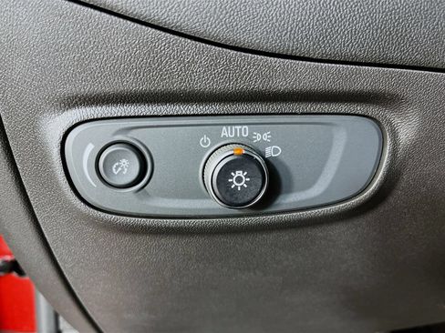 Used 2022 Chevrolet Equinox LT FWD image 10