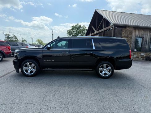 Used 2018 Chevrolet Suburban Premier RWD image 3