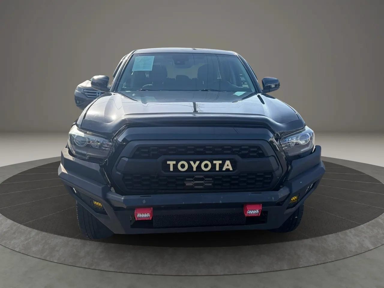Used 2019 Toyota Tacoma SR5 AWD/4WD image 8