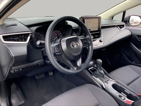 Used 2025 Toyota Corolla LE FWD image 17