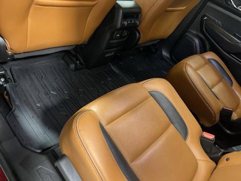 Used 2019 GMC Acadia SLT AWD/4WD image 12