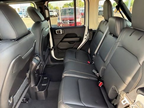 New 2026 Jeep Wrangler Unlimited Sahara AWD/4WD image 28