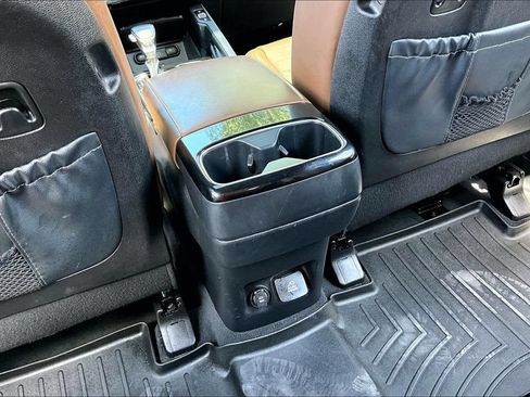 Used 2022 Kia Telluride SX w/ SX Prestige Package AWD/4WD image 11