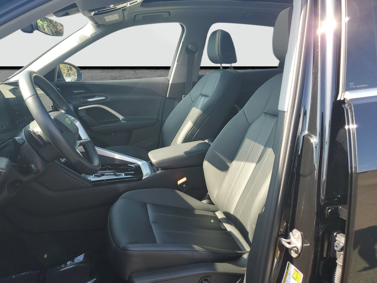 Used 2025 Audi Q5 Premium w/ Premium Plus AWD/4WD image 18