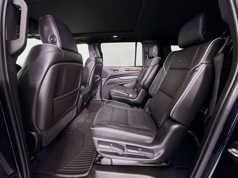 Used 2022 Cadillac Escalade ESV Premium Luxury AWD/4WD image 25