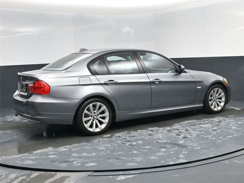 Used 2011 BMW 328i 328i image 4
