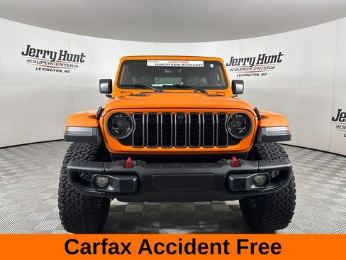 Used 2025 Jeep Wrangler Unlimited Rubicon AWD/4WD image 3