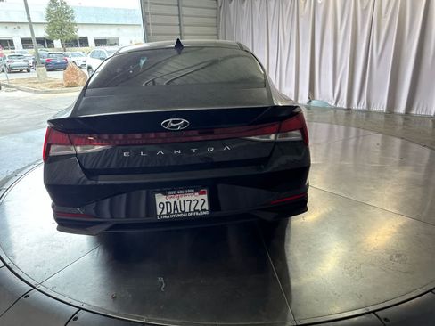Used 2023 Hyundai Elantra SEL w/ Convenience Package FWD image 6