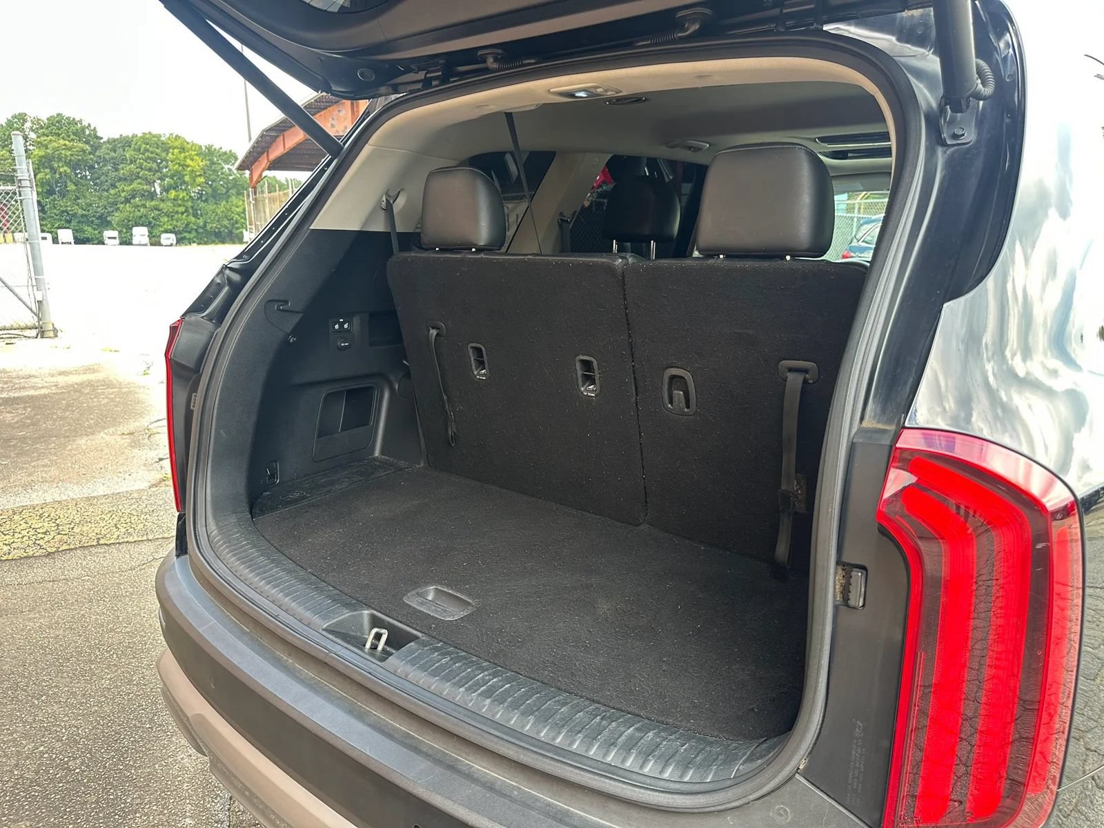 Used 2022 Kia Telluride EX FWD image 17