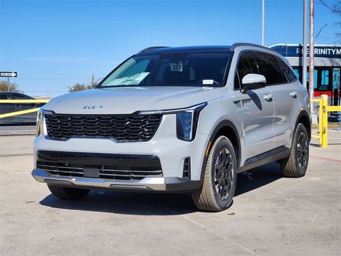 New 2026 Kia Sorento S image 2