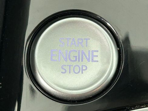 Used 2023 Volkswagen Taos S image 22