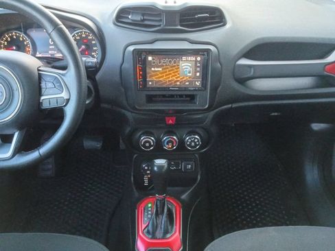 Used 2016 Jeep Renegade Trailhawk AWD/4WD image 3