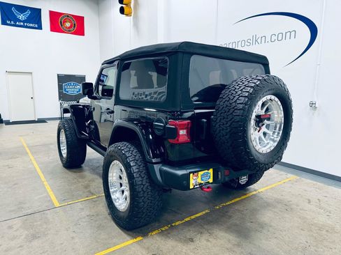 Used 2019 Jeep Wrangler Rubicon AWD/4WD image 6