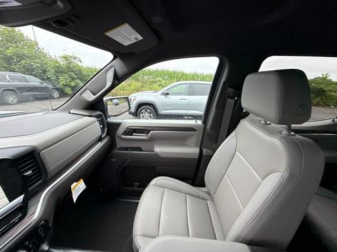 Certified 2025 GMC Sierra 1500 SLT w/ SLT Premium Package AWD/4WD image 15