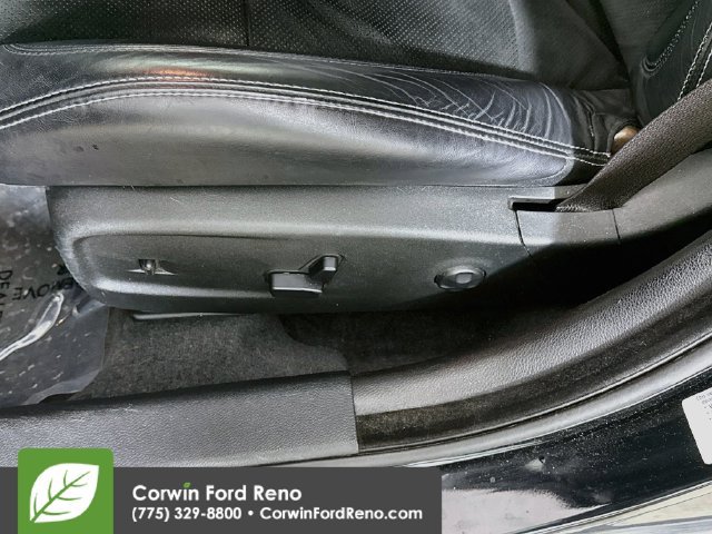 Used 2012 Chrysler 300 SRT8 w/ 19-Premium Speaker Group RWD image 22