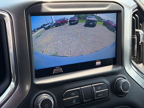 Used 2021 Chevrolet Silverado 1500 LT AWD/4WD image 17