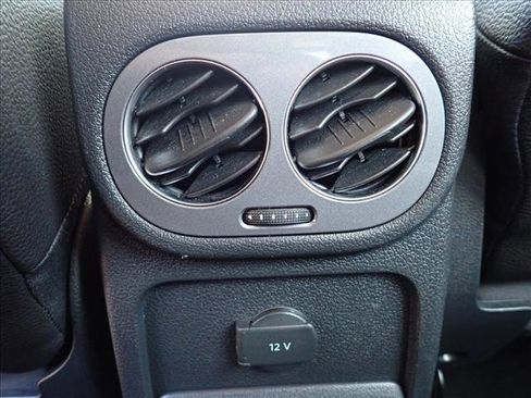Used 2017 Volkswagen Tiguan S AWD/4WD image 10