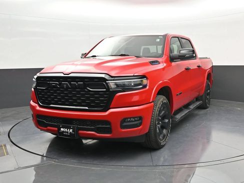 Used 2025 RAM 1500 Big Horn AWD/4WD image 3