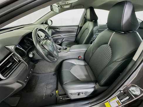 Used 2024 Toyota Camry SE image 13