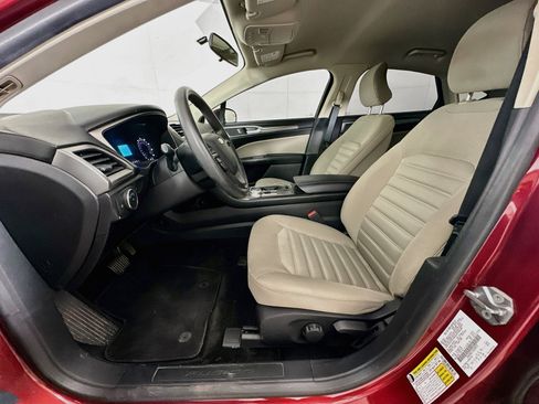 Used 2018 Ford Fusion S FWD image 13