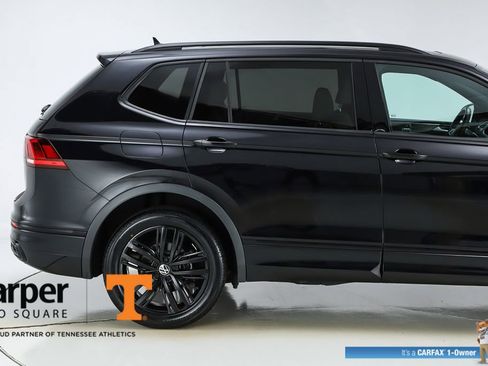 Used 2022 Volkswagen Tiguan SE R-Line FWD image 11