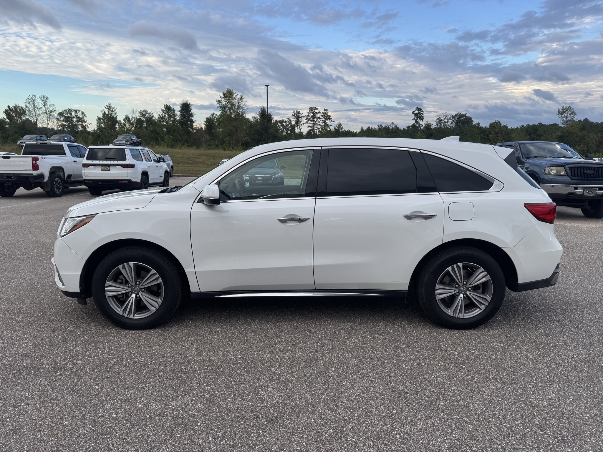 Used 2020 Acura MDX SH-AWD image 2