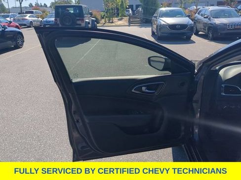 Used 2016 Chrysler 200 Limited FWD image 20