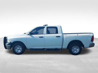 Used 2022 RAM 1500 4x4 Crew Cab Classic w/ Chrome Appearance Group