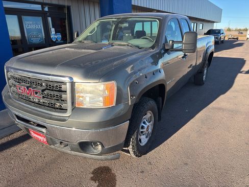 Used 2011 GMC Sierra 2500 W/T w/ Snow Plow Prep Package image 2