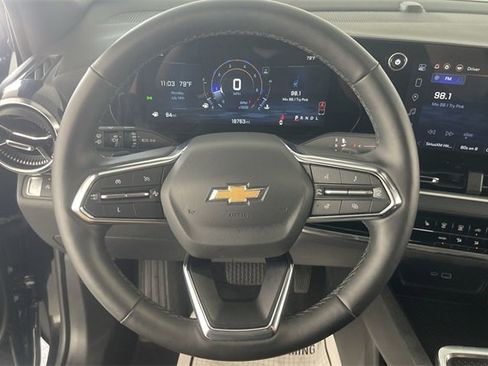 Used 2025 Chevrolet Equinox LT w/ Safety and Technology Package image 37