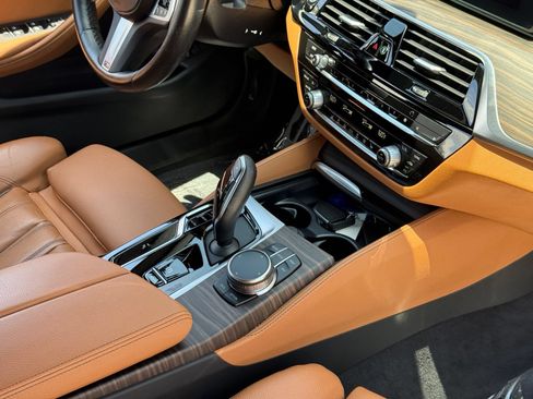 Used 2023 BMW 540i w/ M Sport Package RWD image 31