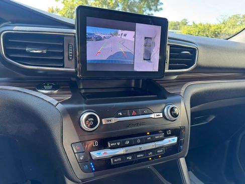 Used 2020 Ford Explorer Limited RWD image 23
