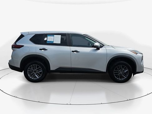 Used 2024 Nissan Rogue S FWD image 5