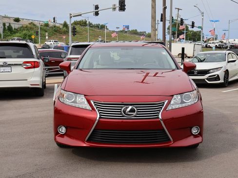 Used 2015 Lexus ES 350 w/ Luxury Package FWD image 2