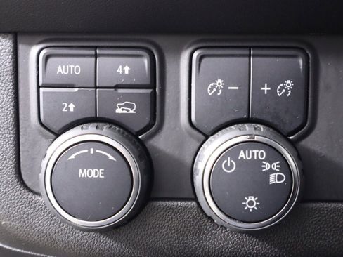 Used 2022 Chevrolet Suburban LS image 13