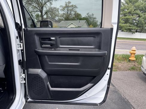 Used 2016 RAM 2500 Tradesman w/ Chrome Appearance Group image 15