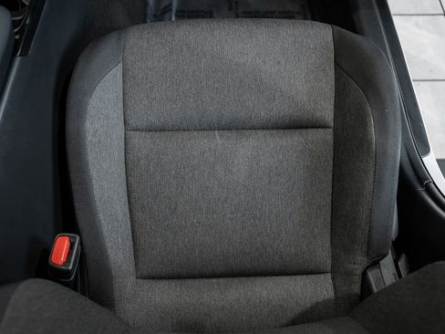 Used 2025 Toyota Camry LE image 27