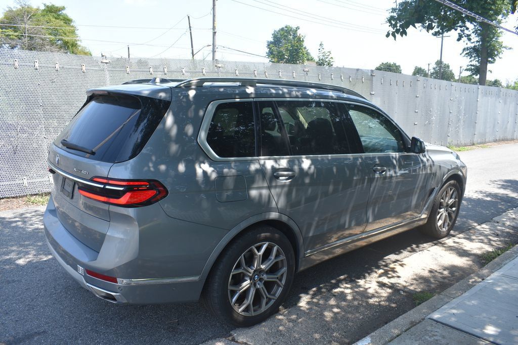 Used 2025 BMW X7 xDrive40i AWD/4WD image 5
