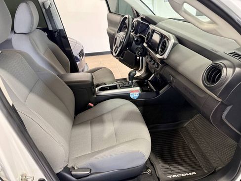 Used 2019 Toyota Tacoma SR5 RWD image 25