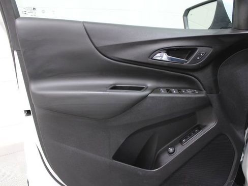 Used 2021 Chevrolet Equinox LT image 17