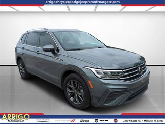 Used 2022 Volkswagen Tiguan SE image 1